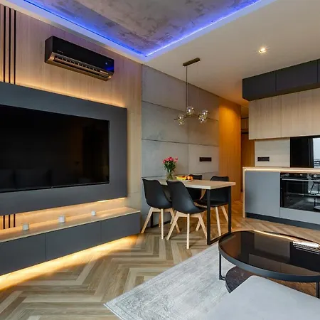 Sky Home- Wood Penthouse -Manufaktura, Parking, Klimatyzacja, Dostep Na Kod Lodz  Exterior photo