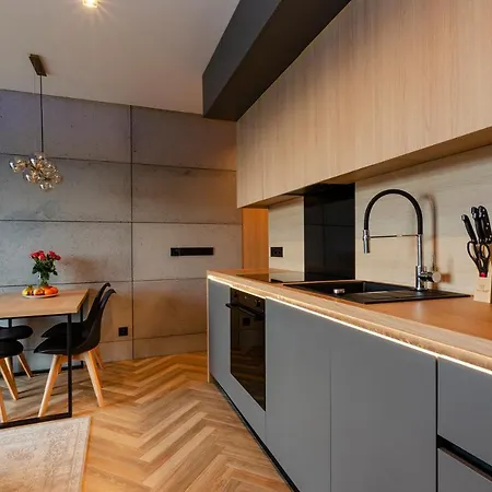 Sky Home- Wood Penthouse -Manufaktura, Parking, Klimatyzacja, Dostep Na Kod Lodz  Exterior photo