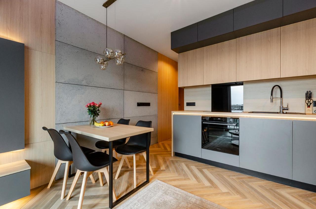 Apartment Sky Home- Wood Penthouse -manufaktura, Parking, Klimatyzacja, Dostep Na Kod Lodz (Lodz)