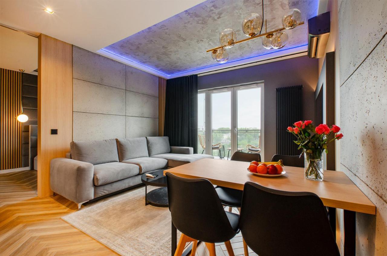 Apartment Sky Home- Wood Penthouse -manufaktura, Parking, Klimatyzacja, Dostep Na Kod Lodz (Lodz)