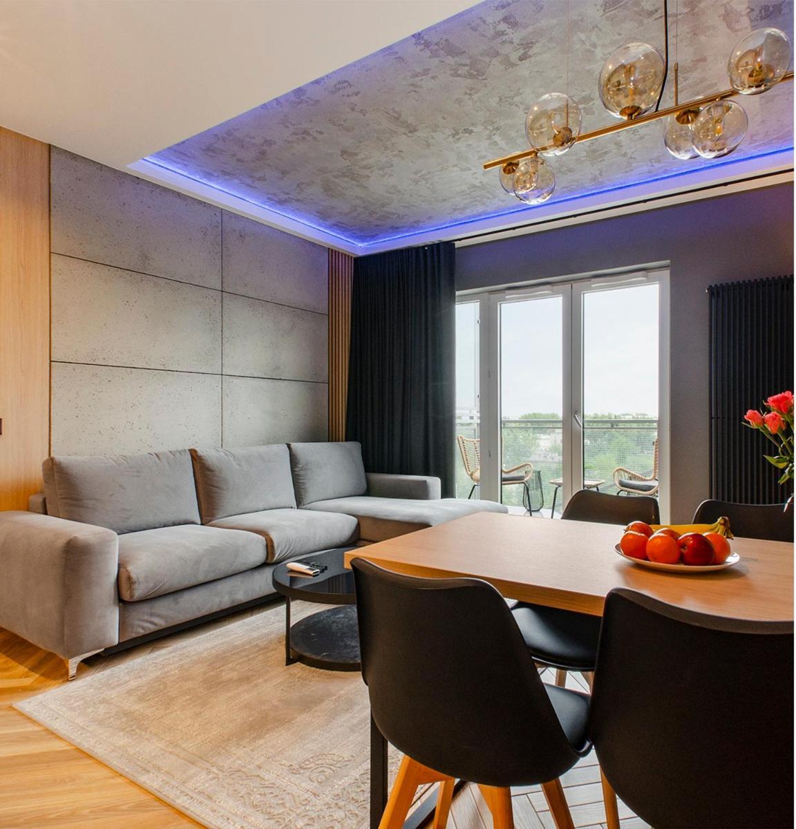 Sky Home- Wood Penthouse -manufaktura, Parking, Klimatyzacja, Dostep Na Kod Apartment Lodz (Lodz)